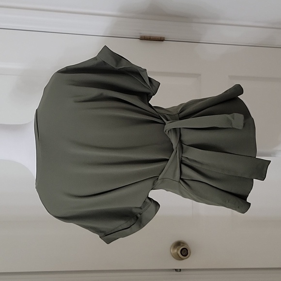 Express Size M Army Green Short Sleeve Shirt, Attached Sash Belt, Exc. Used Cond - Picture 3 of 10